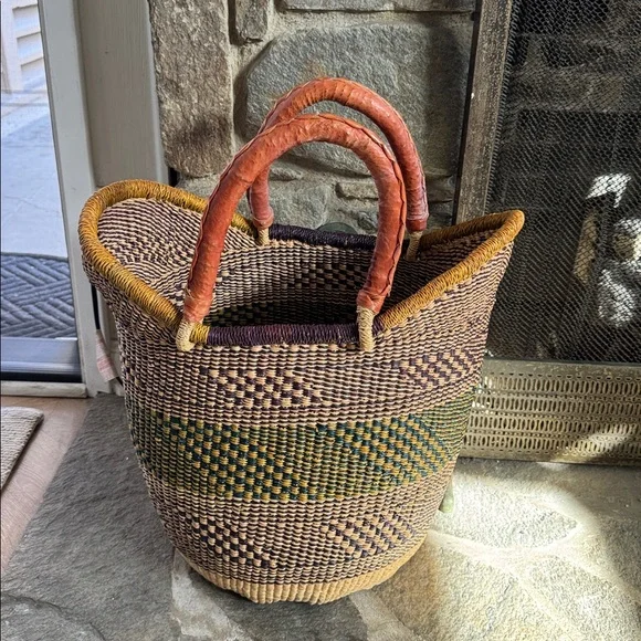 Hand Woven Raffia Natural Fiber Tote with Leather Strap, 'Supper Basket' - Picture 2 of 13